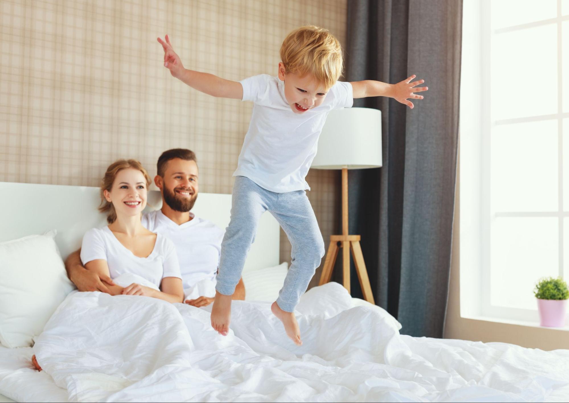 A Canadian family on bamboo lyocell bed sheets